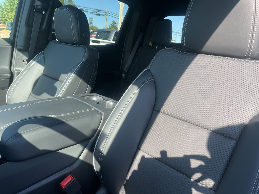 New 2025 Chevrolet Silverado EV LT image 15