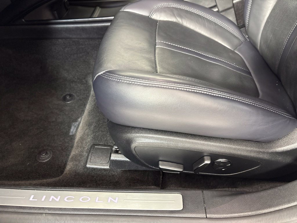 Used 2018 Lincoln MKZ Reserve w/ Technology Package FWD image 15
