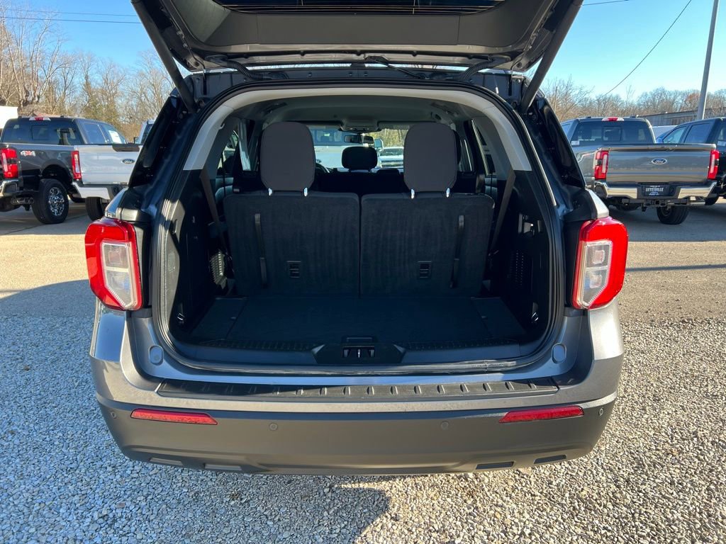 Used 2021 Ford Explorer XLT image 17