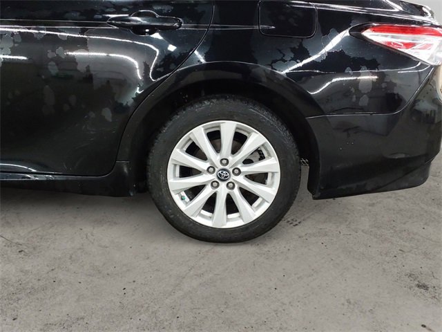 Used 2018 Toyota Camry LE image 14