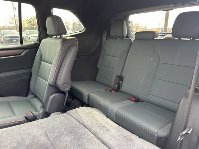 Used 2024 GMC Acadia AT4 image 29