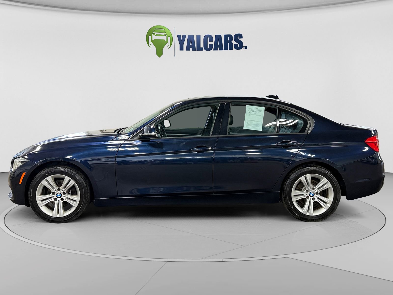 Used 2016 BMW 328i xDrive Sedan AWD/4WD image 2