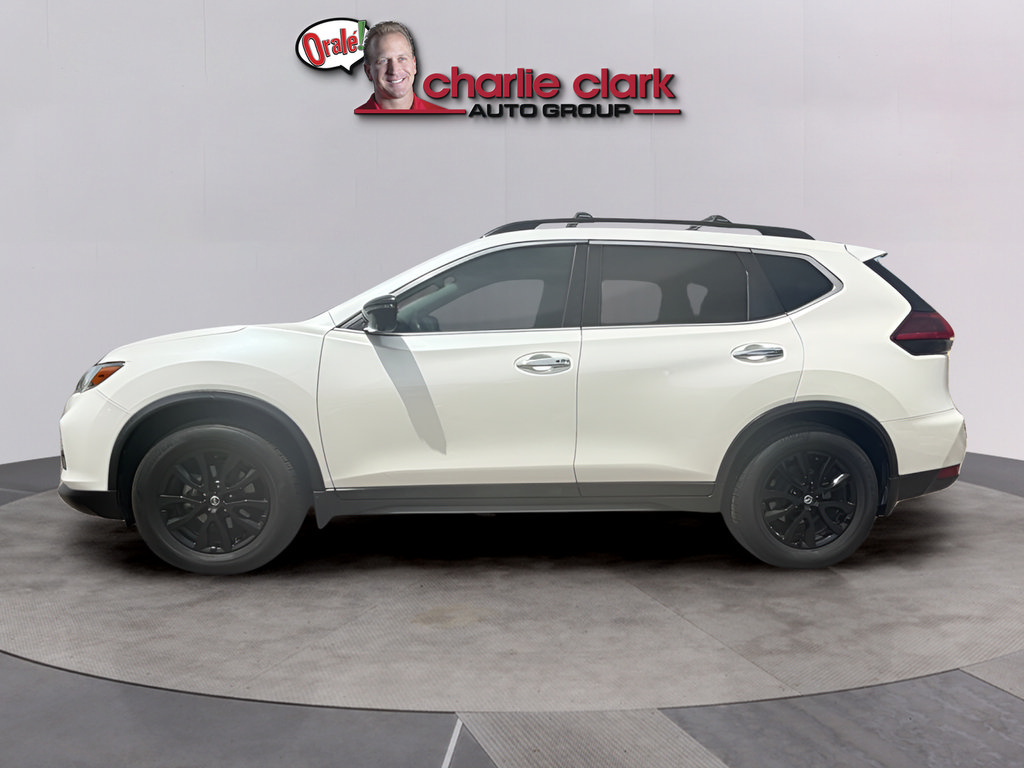 Used 2018 Nissan Rogue SV w/ Premium Package FWD image 3