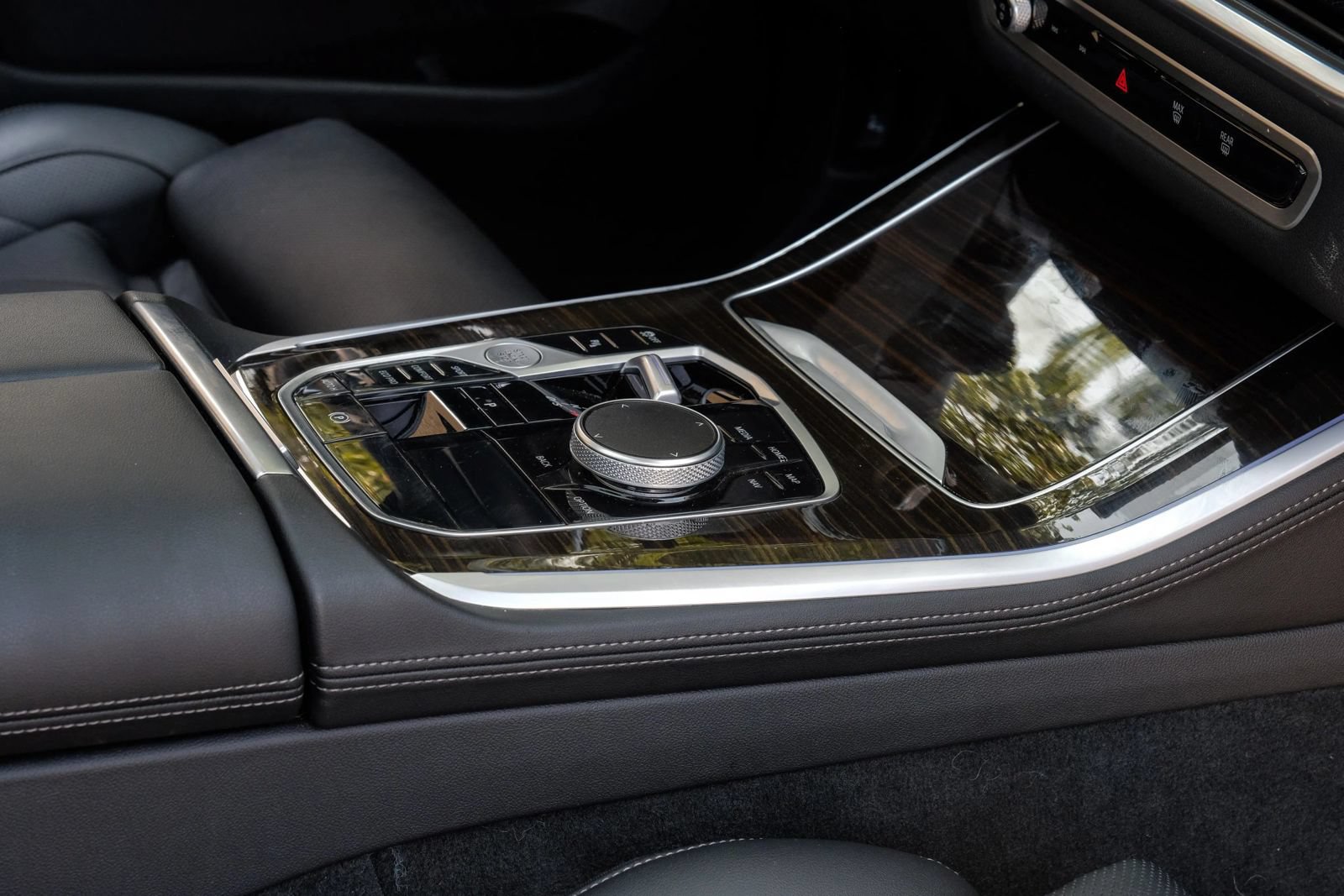 Used 2024 BMW X5 sDrive40i w/ Premium Package RWD image 26
