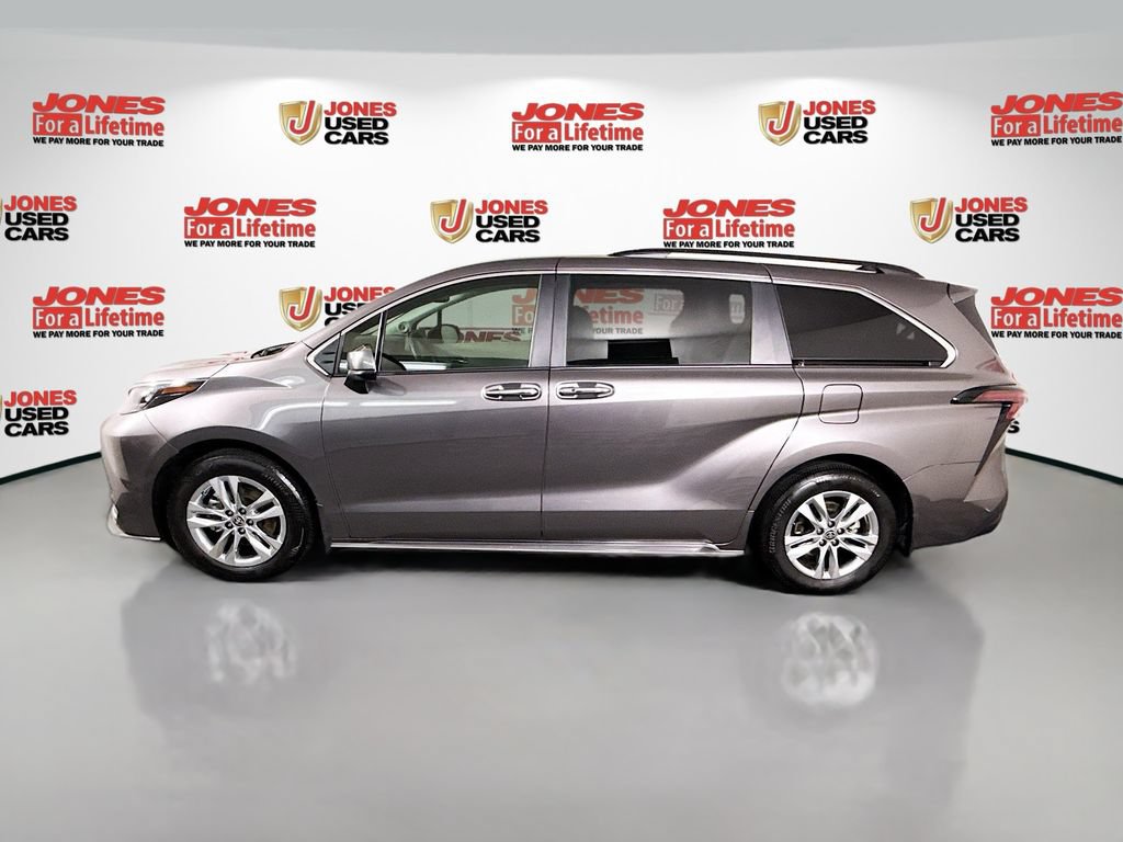 Certified 2024 Toyota Sienna XLE w/ XLE Plus Package AWD/4WD image 17