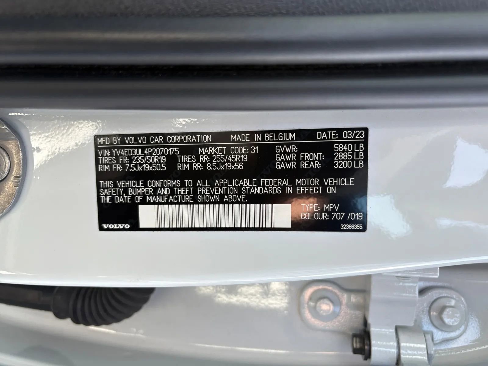 Used 2023 Volvo XC40 Recharge Plus image 32