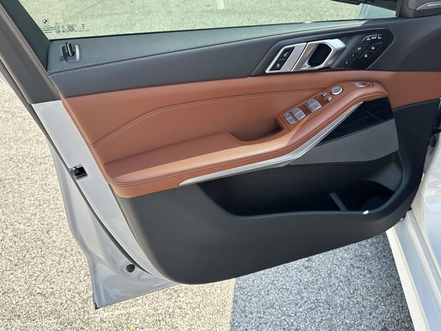 Certified 2025 BMW X7 M60i AWD/4WD image 26