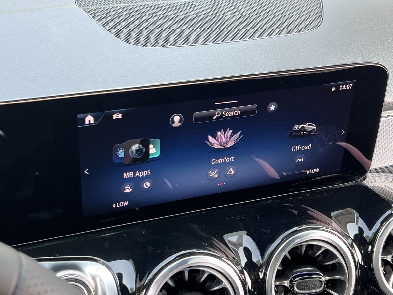 New 2026 Mercedes-Benz GLB 35 AMG 4MATIC image 25