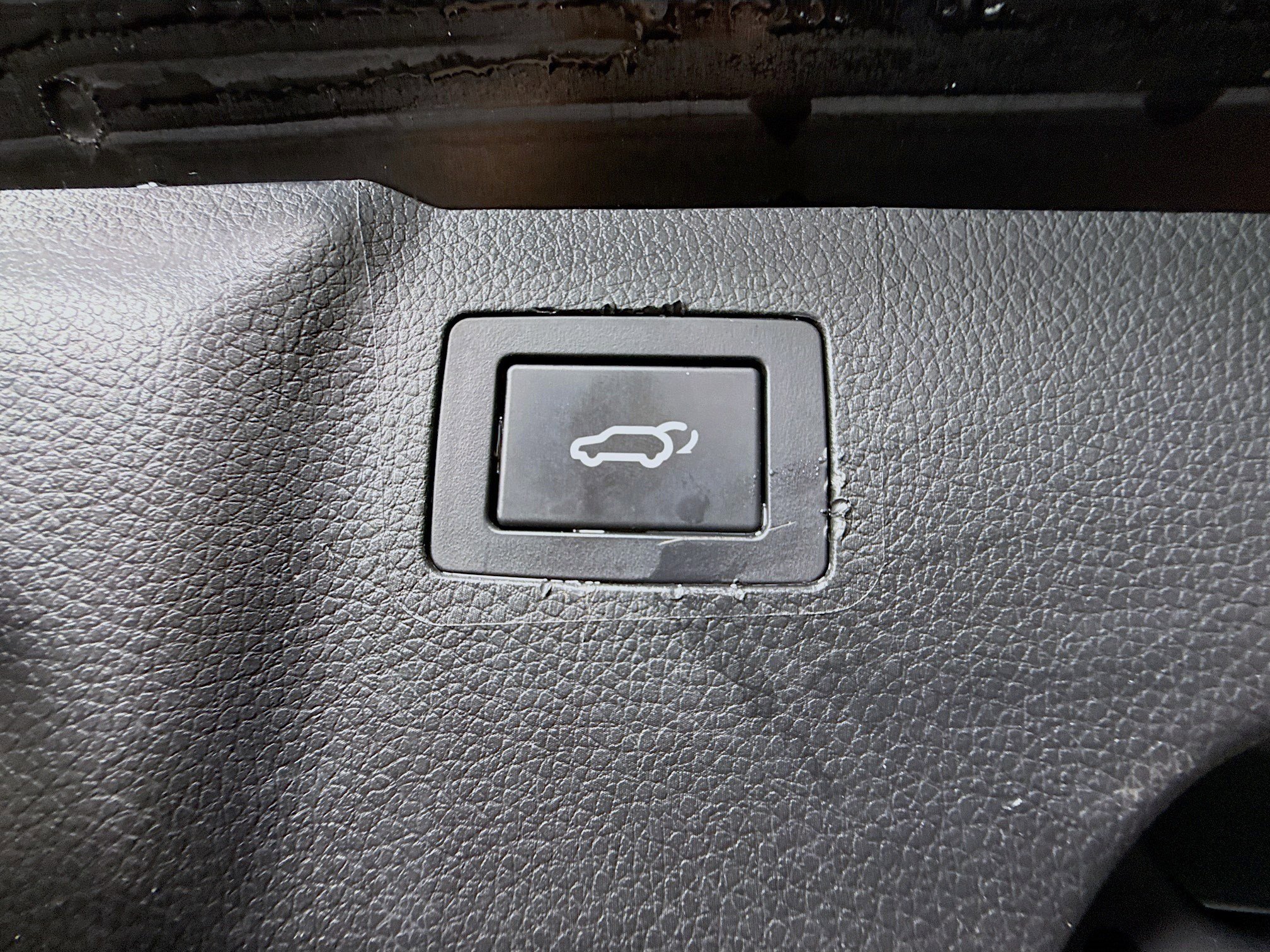 Used 2017 Hyundai Santa Fe Limited w/ Cargo Package image 42