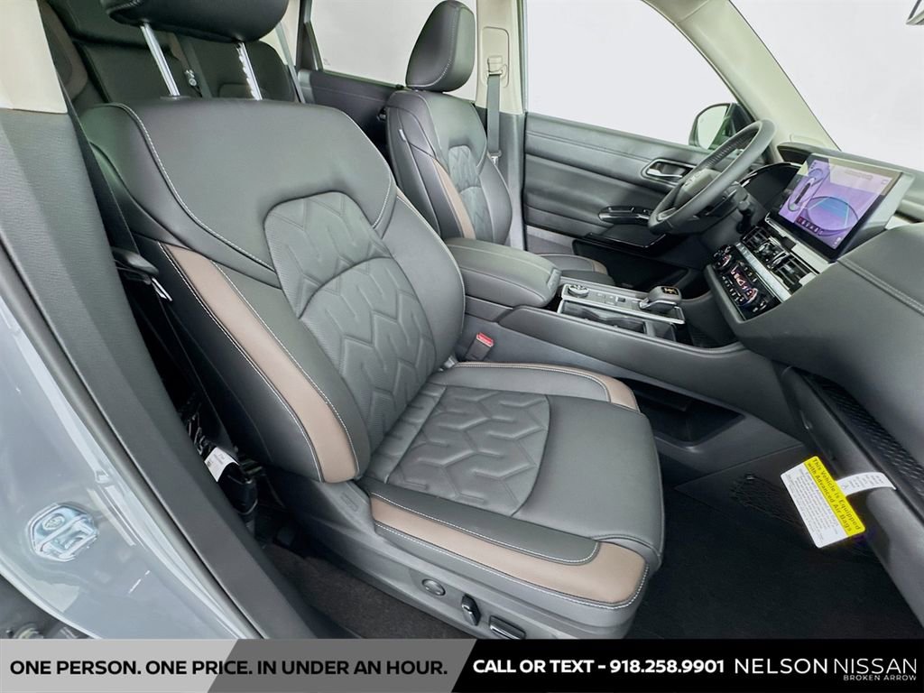 New 2026 Nissan Pathfinder Platinum image 30