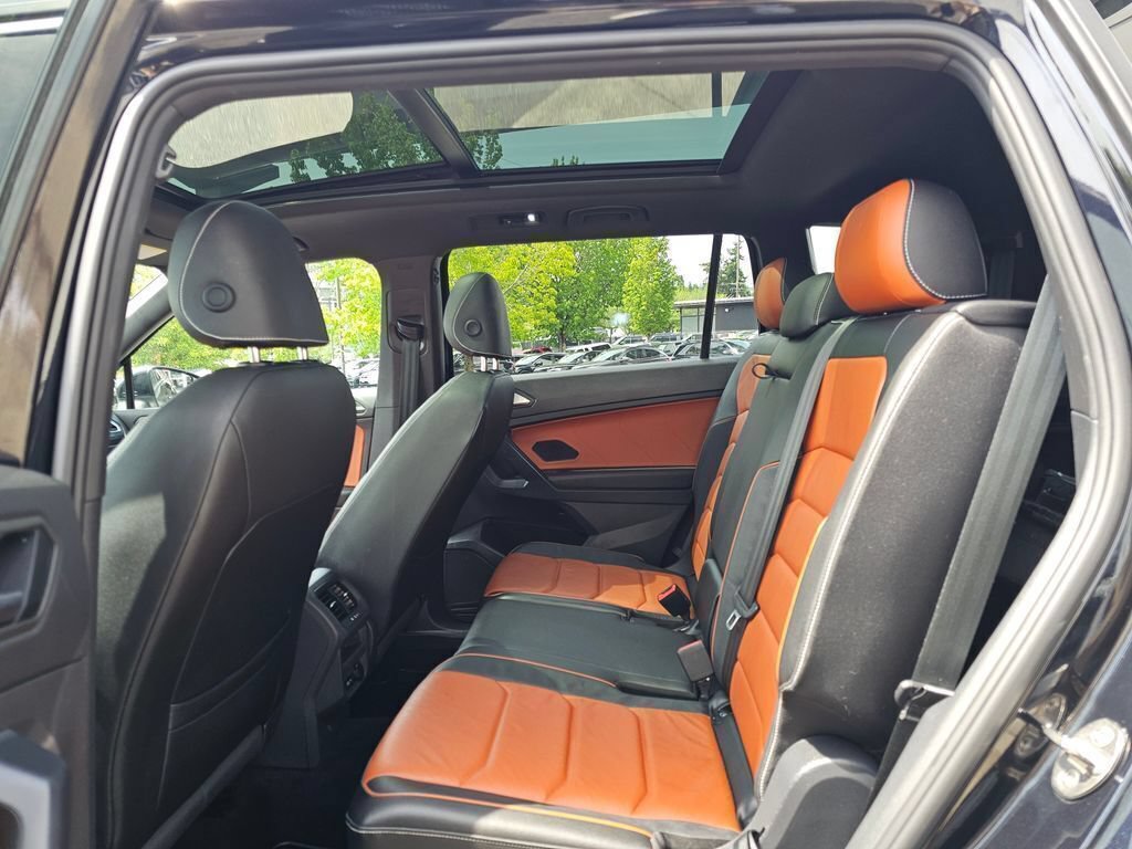 Used 2021 Volkswagen Tiguan SEL Premium R-Line w/ 3rd Row Seat Package AWD/4WD image 19