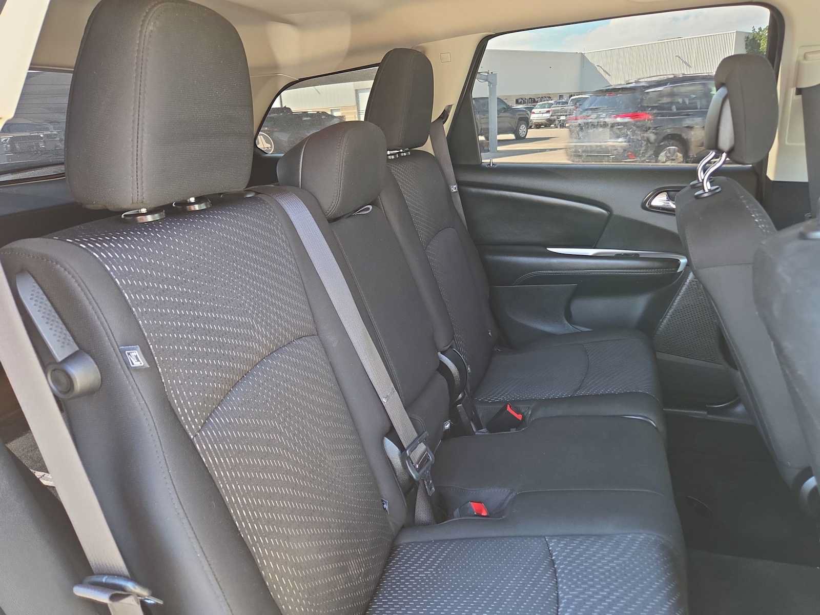 Used 2019 Dodge Journey SE FWD image 17