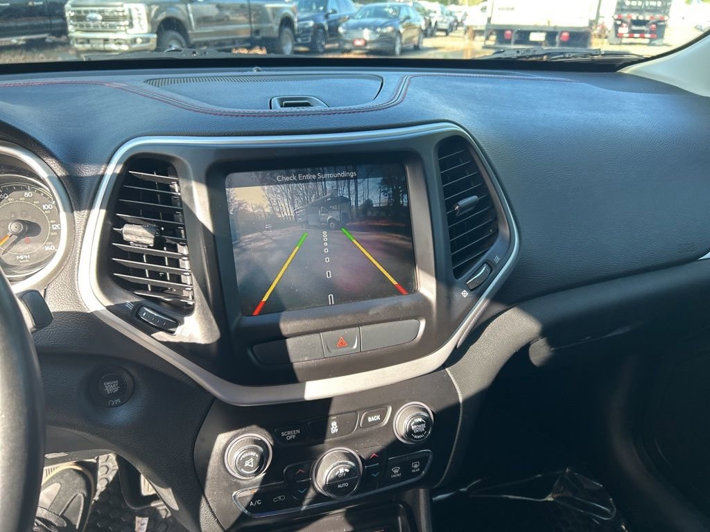 Used 2015 Jeep Cherokee Trailhawk w/ Comfort/Convenience Group image 22