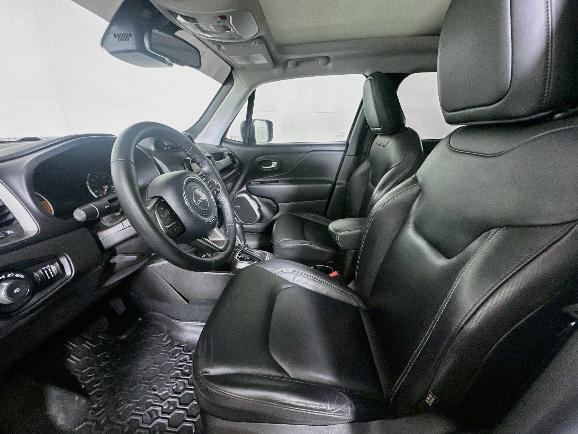 Used 2021 Jeep Renegade Limited w/ Sun & Sound Group AWD/4WD image 13