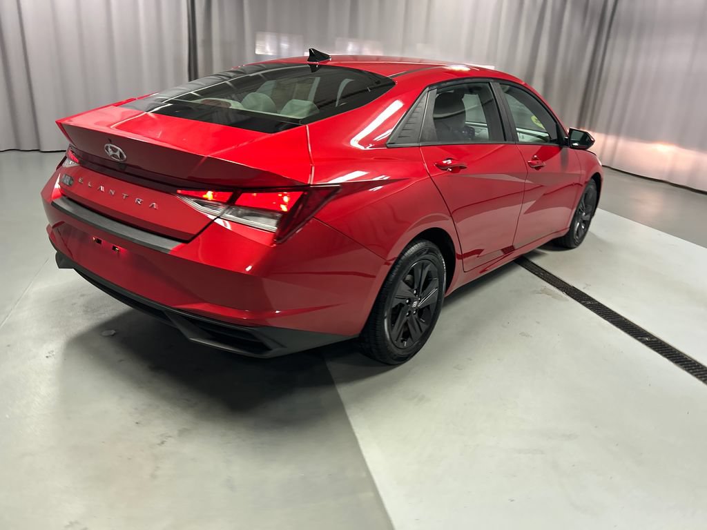 Used 2022 Hyundai Elantra SEL w/ Convenience Package FWD image 7