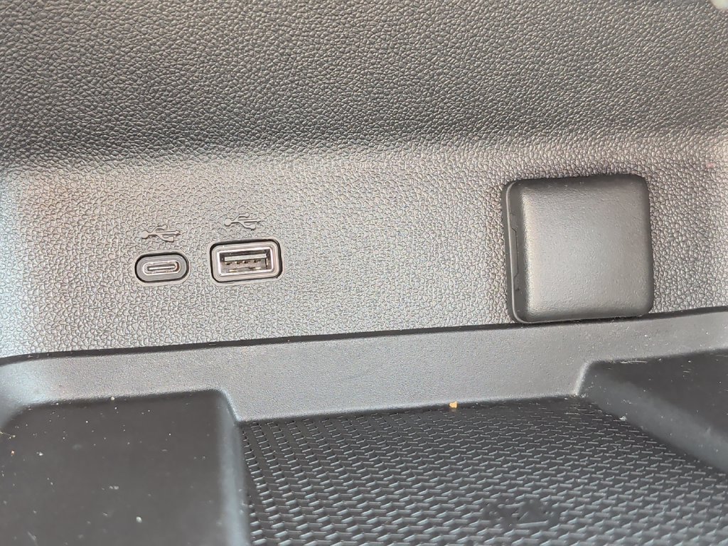 Used 2026 Chevrolet Traverse High Country w/ LPO, Floor Liner Package AWD/4WD image 28