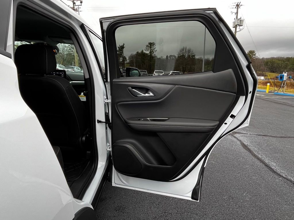 New 2026 Chevrolet Blazer LT w/ Convenience Package image 16