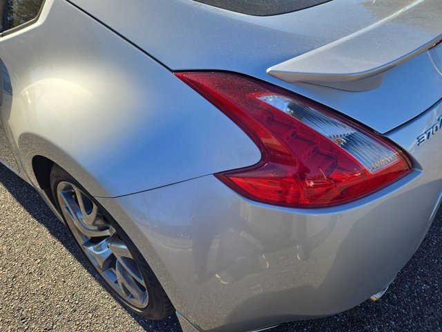 Used 2017 Nissan 370Z w/ Sport Package image 14