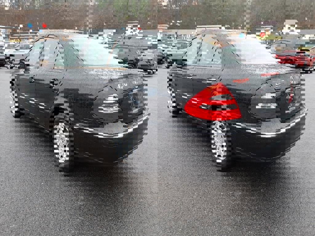 Used 2005 Mercedes-Benz E 320 4MATIC Sedan image 4