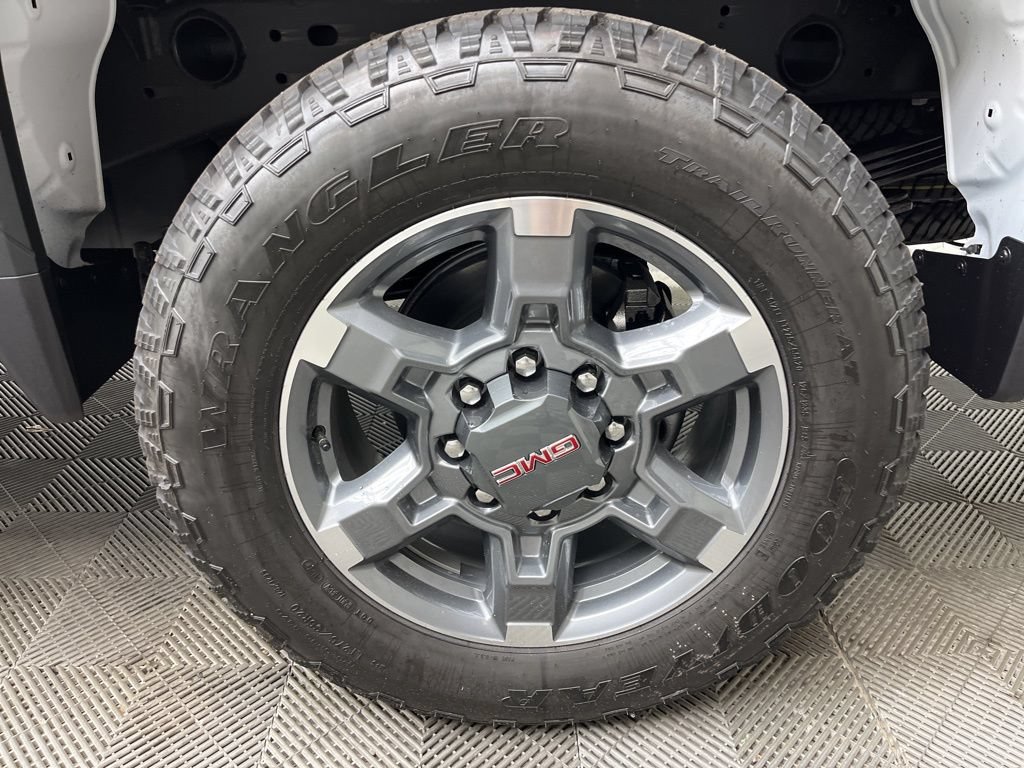 New 2026 GMC Sierra 2500 SLE AWD/4WD image 4