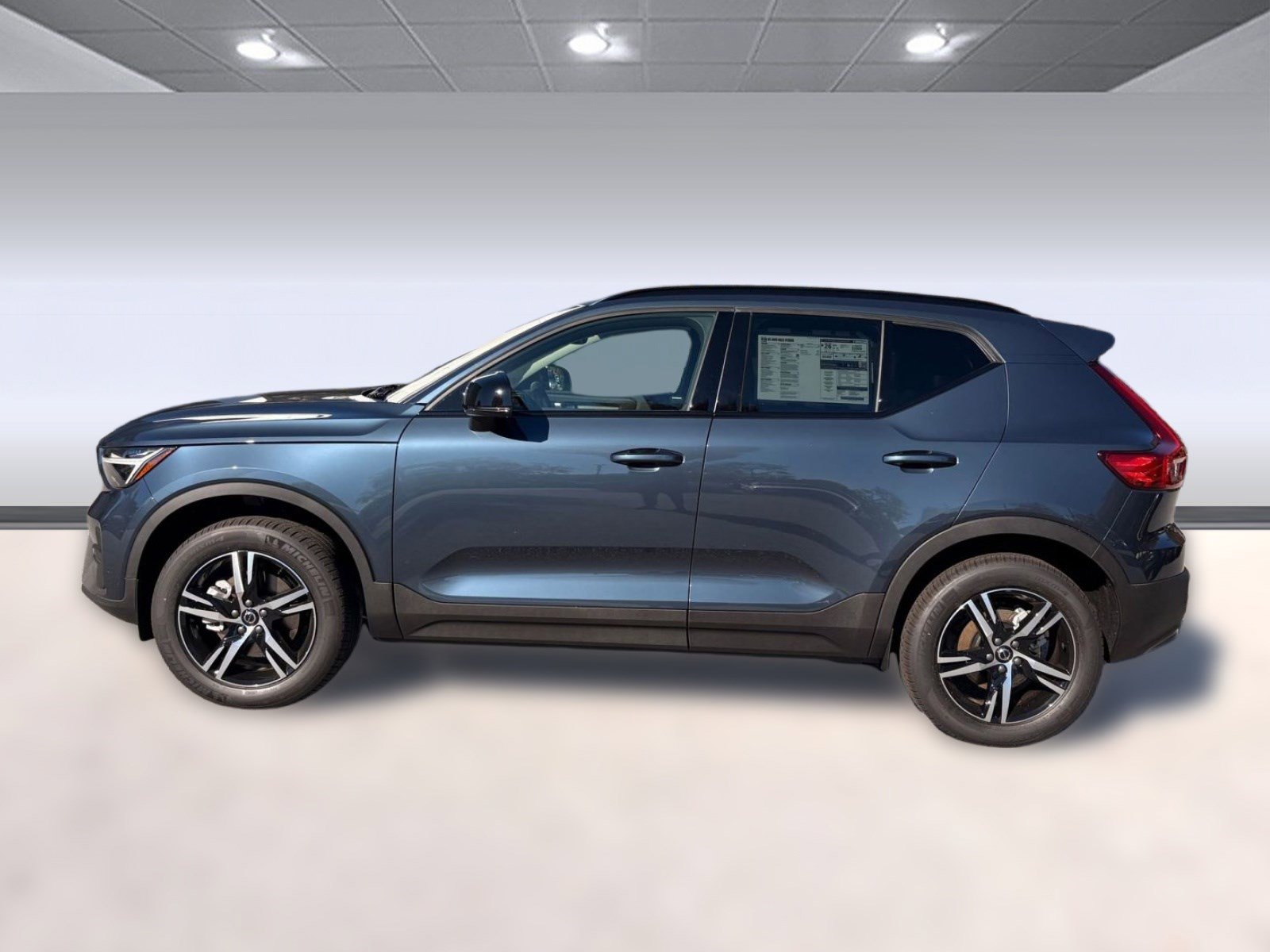 Certified 2026 Volvo XC40 B5 Core w/ Climate Package AWD/4WD image 2