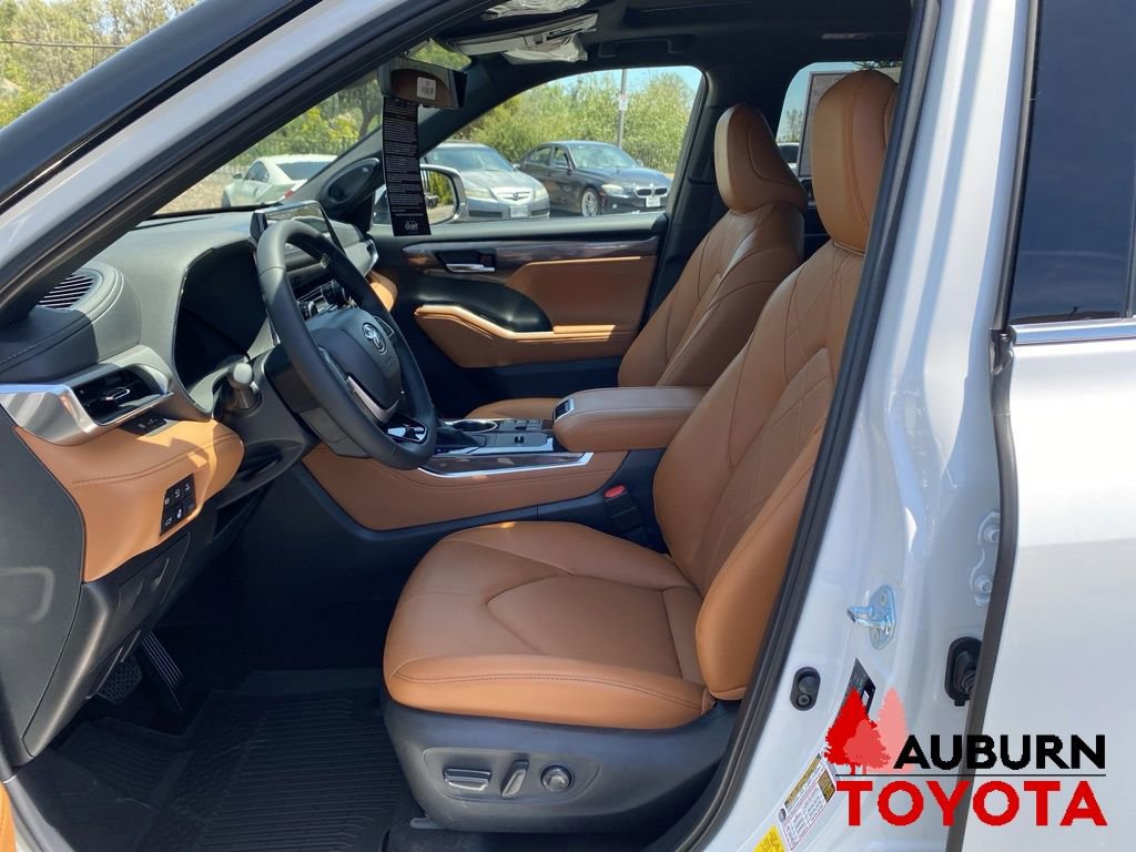New 2026 Toyota Highlander Platinum AWD/4WD image 33