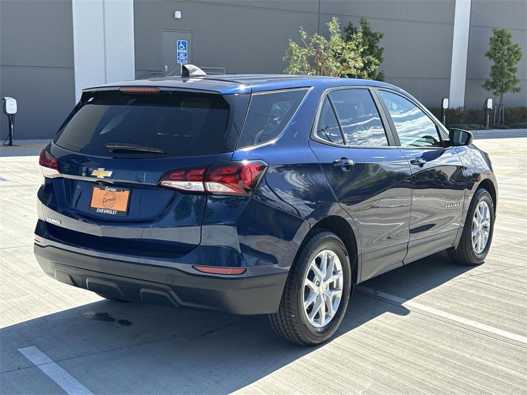 Used 2022 Chevrolet Equinox LS image 3