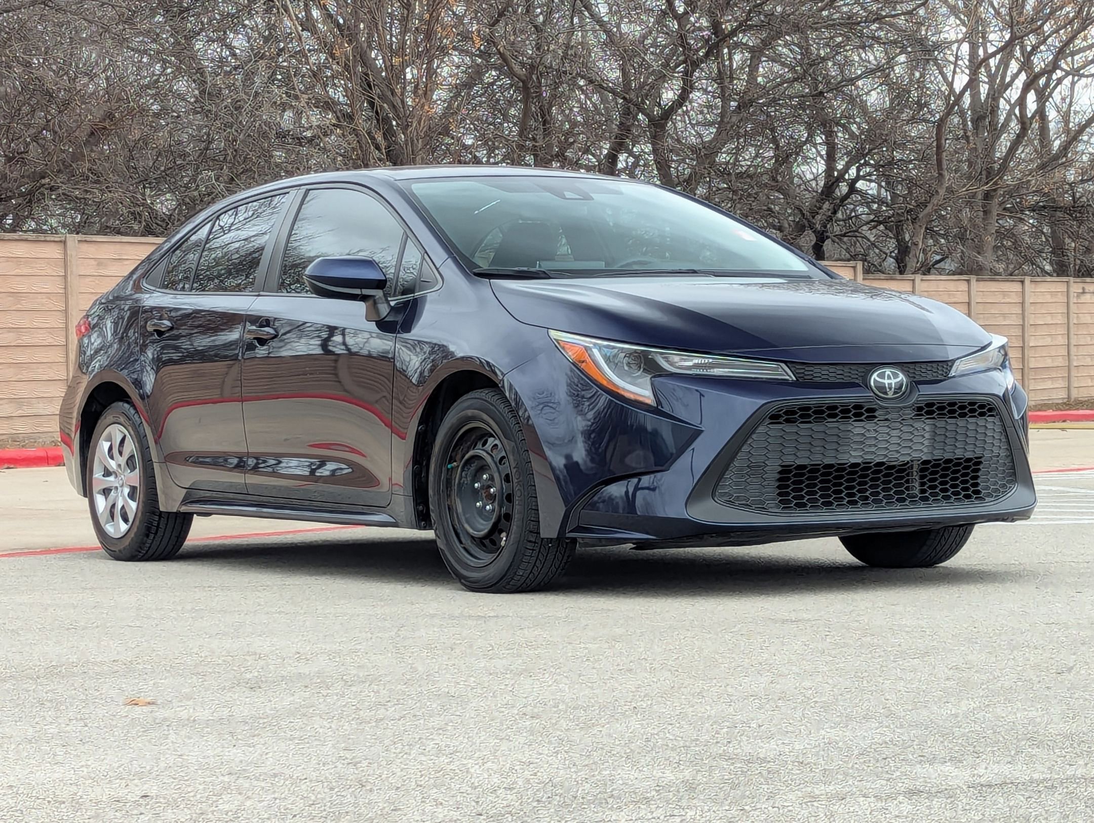 Used 2021 Toyota Corolla LE w/ Carpet Mat Package (TMS) image 2