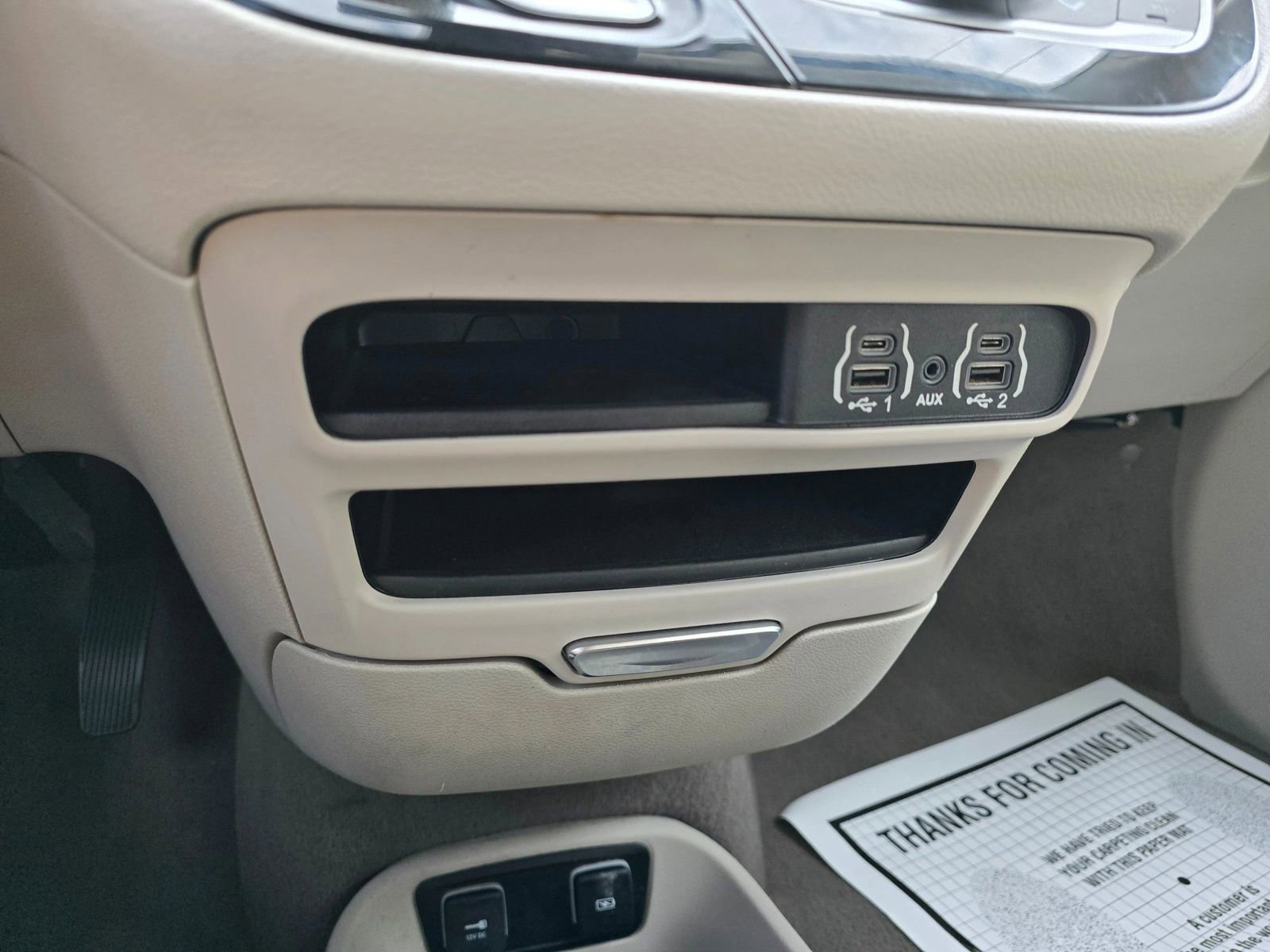 Used 2021 Chrysler Voyager Lxi image 32