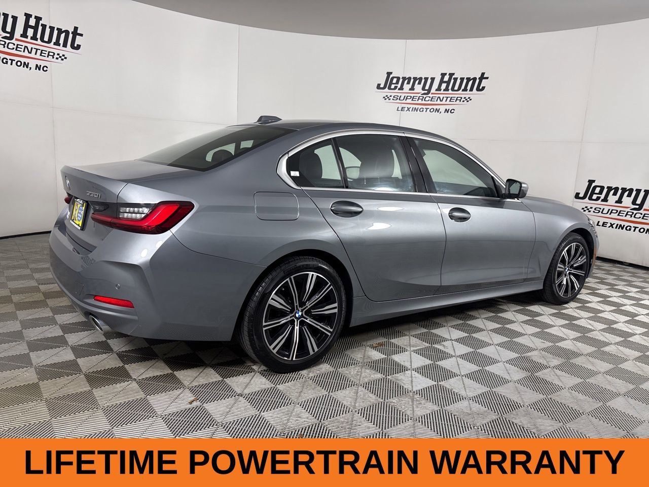 Used 2025 BMW 330i xDrive Sedan AWD/4WD image 5