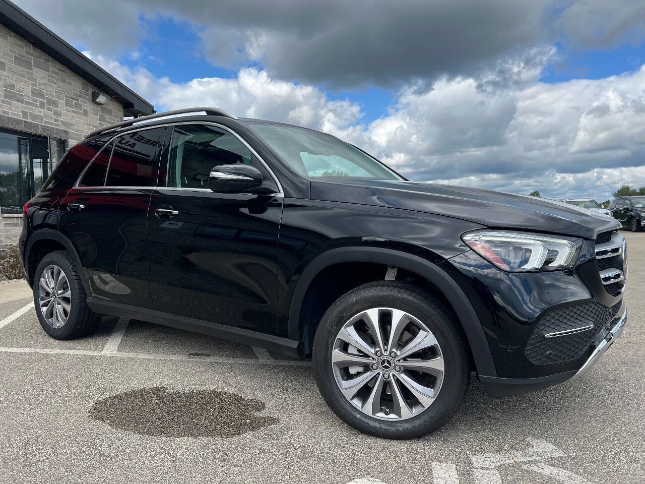Used 2022 Mercedes-Benz GLE 350 4MATIC image 3