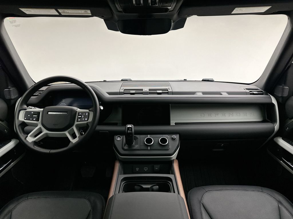 Used 2024 Land Rover Defender 110 X-Dynamic SE image 20