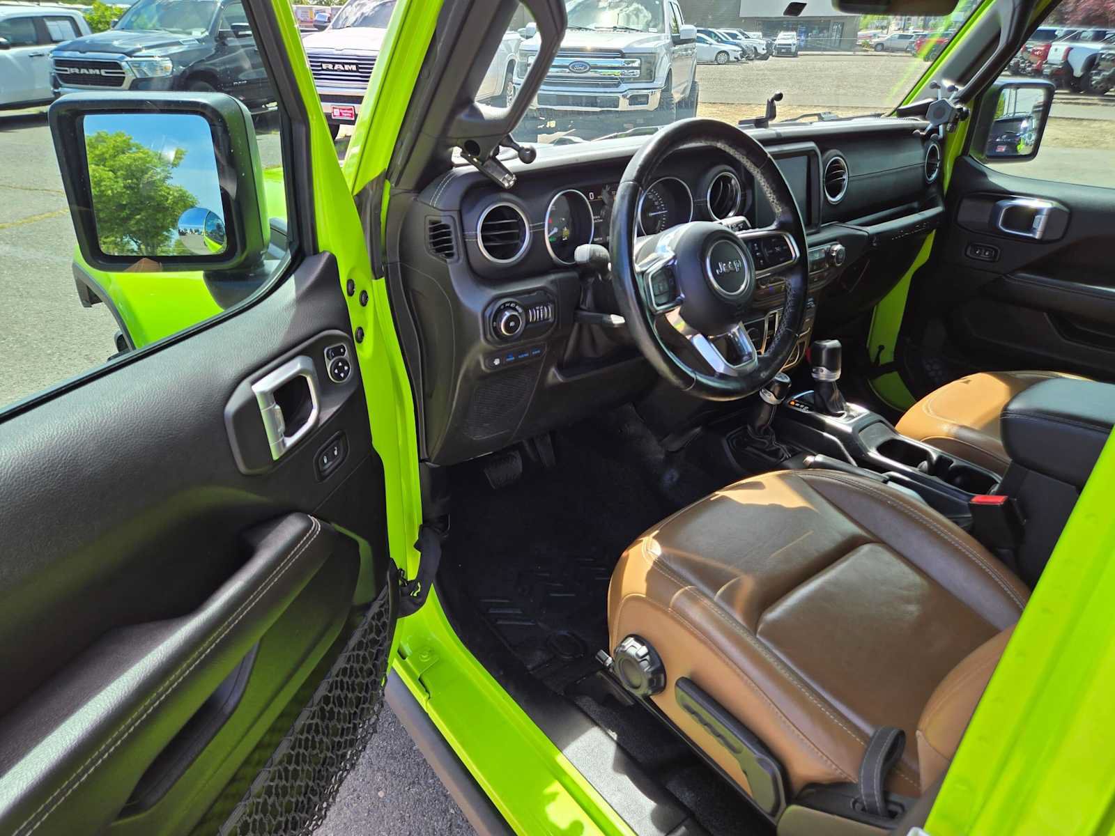Used 2021 Jeep Wrangler Unlimited Rubicon 4xe w/ Cold Weather Group AWD/4WD image 26