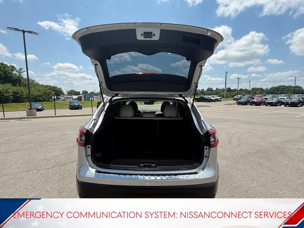 Used 2022 Nissan Rogue Sport SL w/ Premium Package FWD image 9