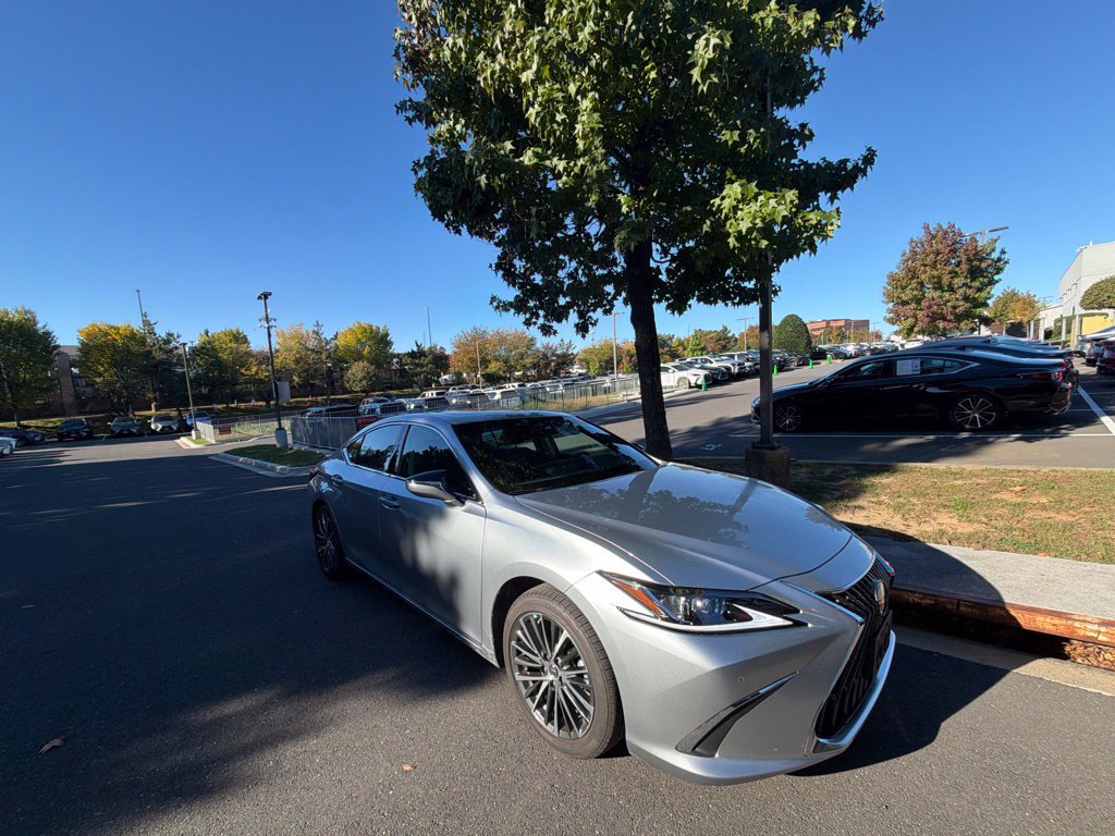 Certified 2023 Lexus ES 350 w/ Premium Package FWD image 4