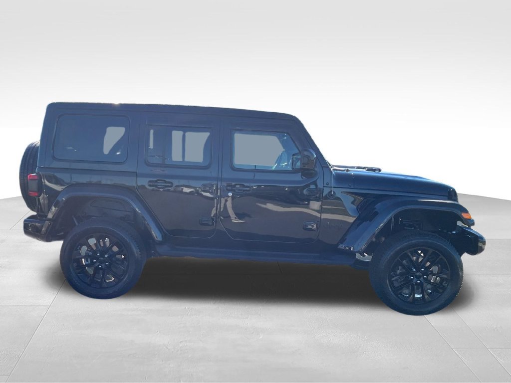 Used 2021 Jeep Wrangler Unlimited Sahara AWD/4WD image 6