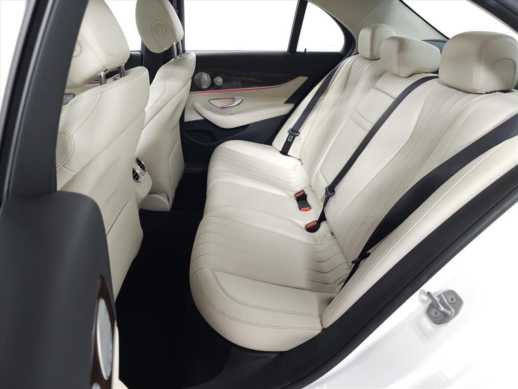 Used 2017 Mercedes-Benz E 300 4MATIC image 29