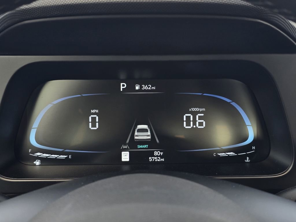 Used 2025 Hyundai Elantra Sport image 17