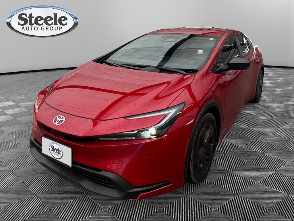 Used 2023 Toyota Prius LE image 1