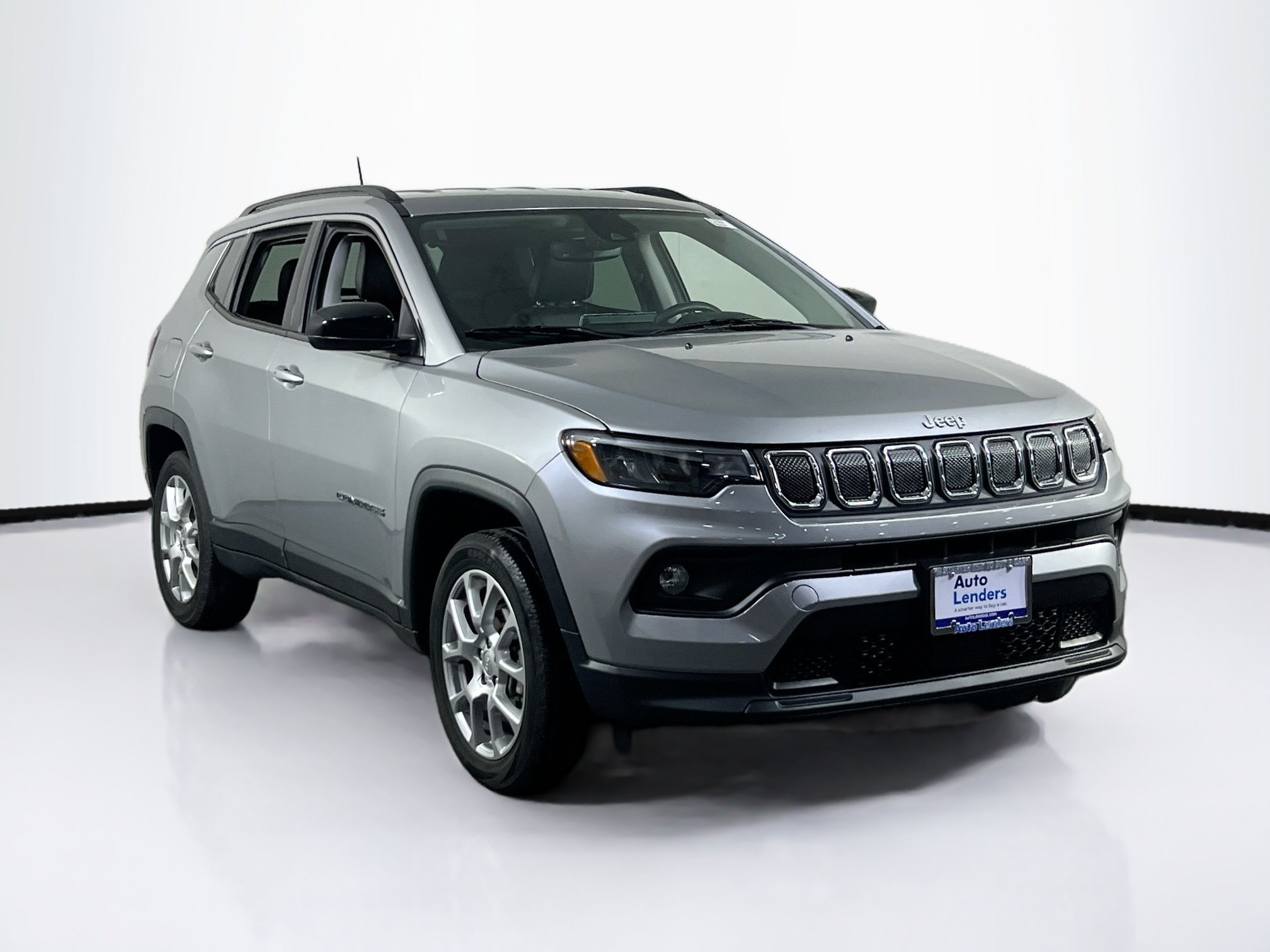 Used 2022 Jeep Compass Latitude AWD/4WD image 3