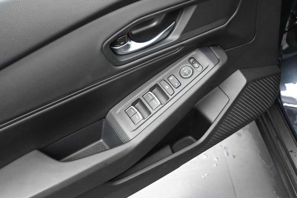 Used 2023 Honda Accord EX image 17