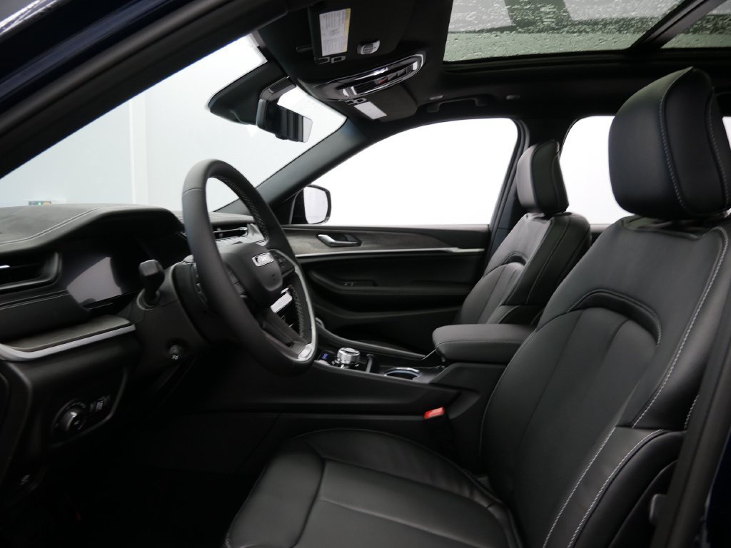 New 2027 Jeep Grand Cherokee L Limited AWD/4WD image 12