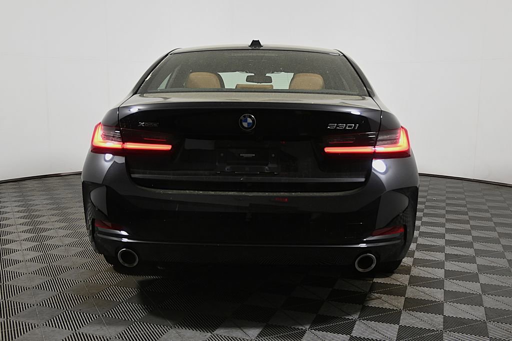 Used 2023 BMW 330i xDrive Sedan w/ Premium Package AWD/4WD image 10