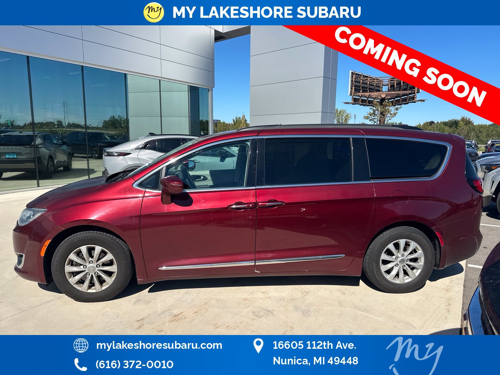 Used 2017 Chrysler Pacifica Touring-L FWD image 4