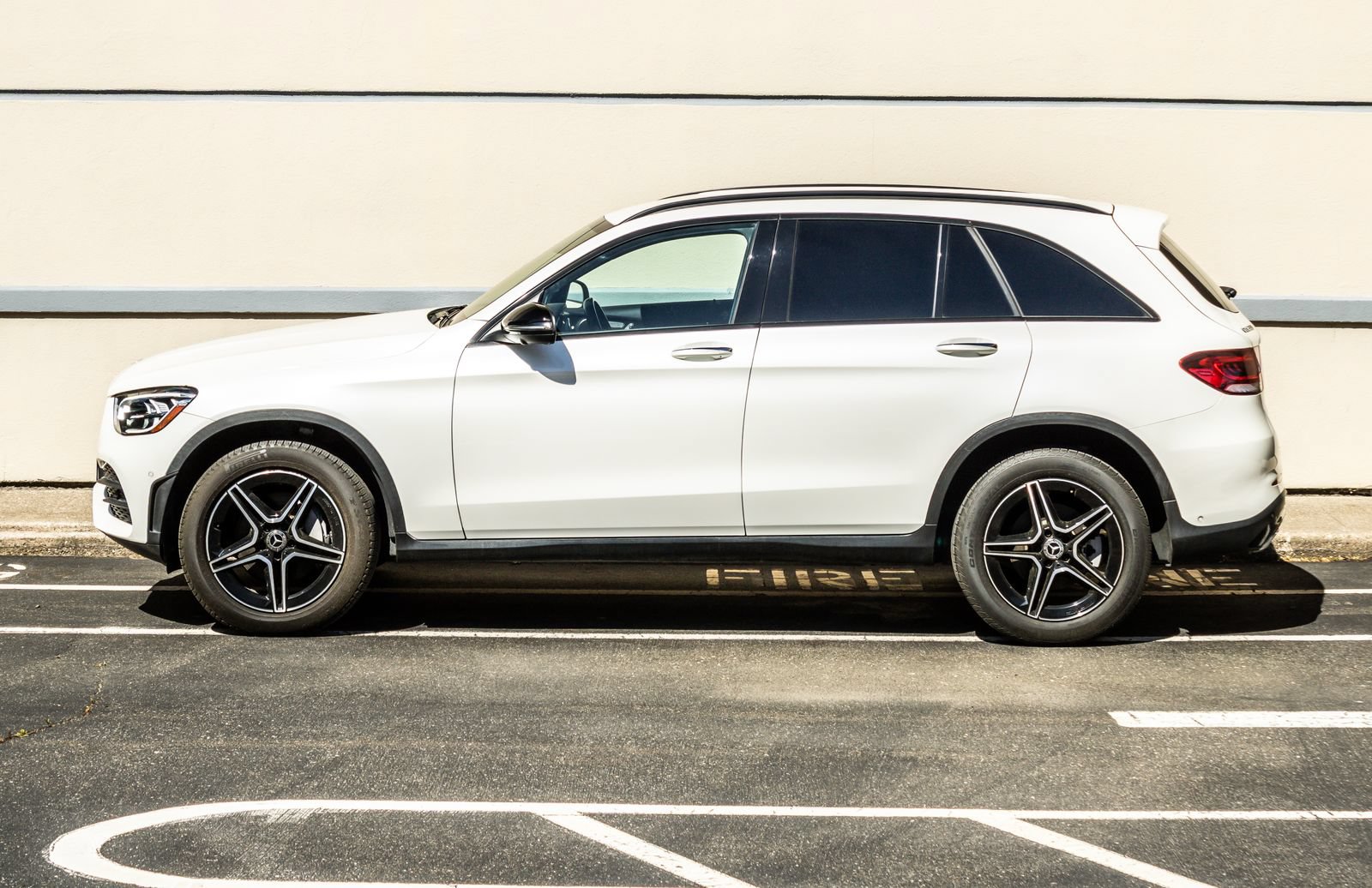Used 2021 Mercedes-Benz GLC 300 w/ AMG Line image 4