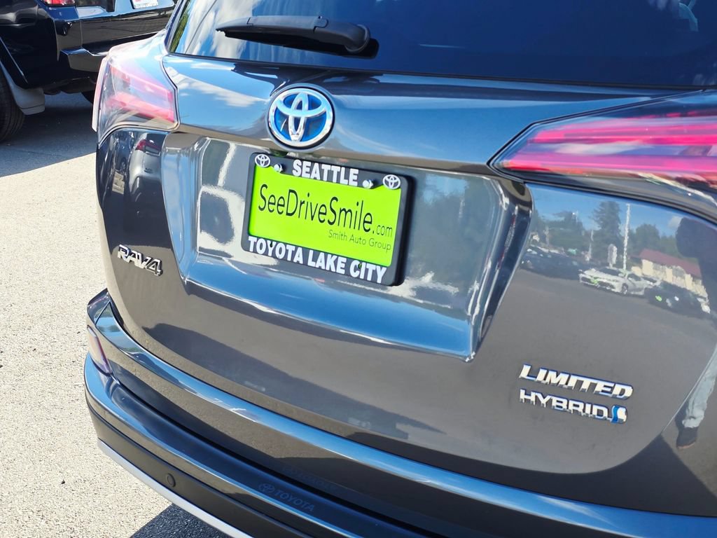Used 2018 Toyota RAV4 Limited w/ Carpet Mat Package AWD/4WD image 15