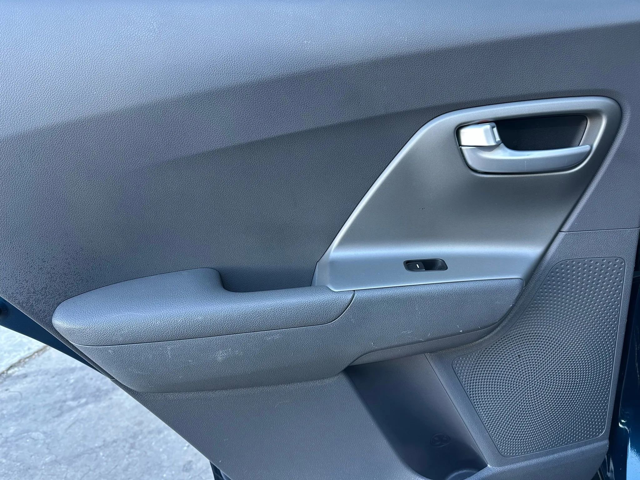 Used 2018 Kia Niro LX image 11