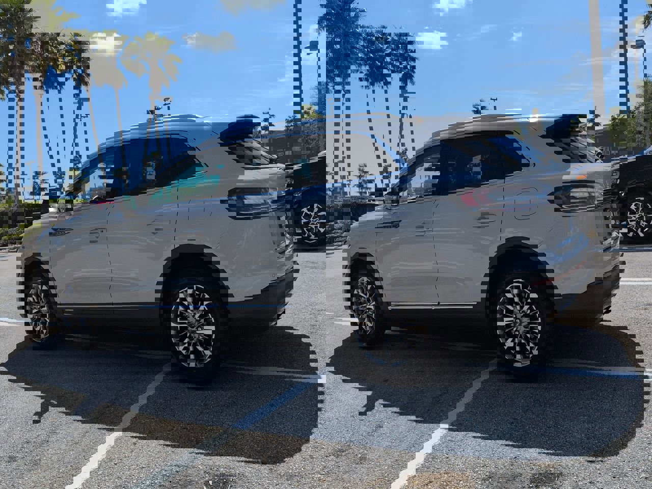 Certified 2021 Lincoln Nautilus FWD w/ Equipment Group 101A image 6