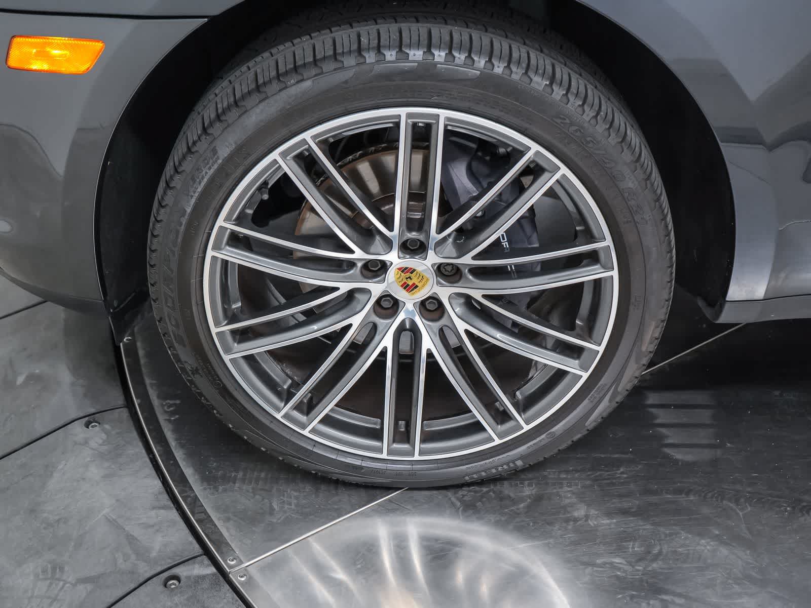 Certified 2024 Porsche Macan AWD/4WD image 14
