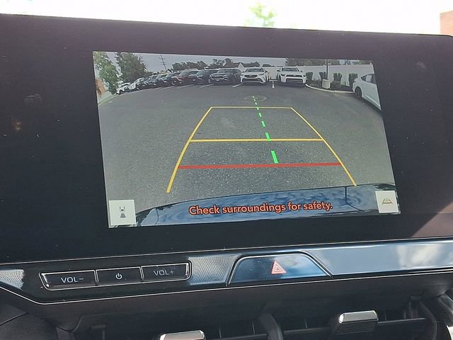 Used 2024 Toyota Venza XLE AWD/4WD image 21